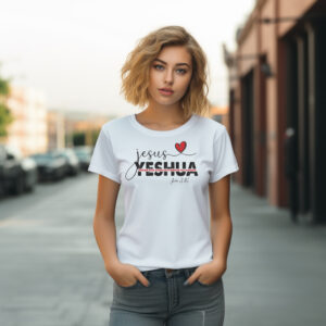 T-shirt Branca “Yeshua – Deus Amou o Mundo” – Estampa Exclusiva ✝️❤️